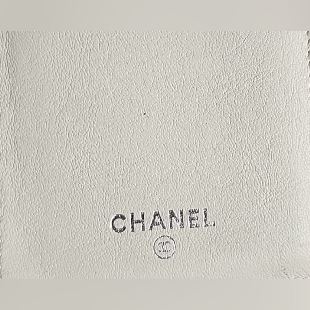 Chanel Beige/Cream Lambskin Leather Front Snap Diamond Trifold Long Wallet COA - Picture 9 of 13